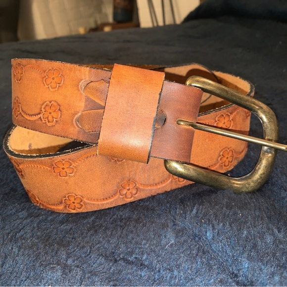 VINTAGE HANDMADE 70’s 2” WIDE TOOLED BURNISHED LEATHER BELT BOHO WESTERN HIPPIE - Picture 1 of 14
